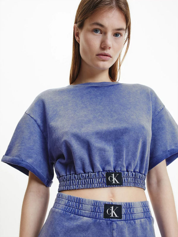 Calvin Klein dámské fialové cropped tričko - XS (C8H)