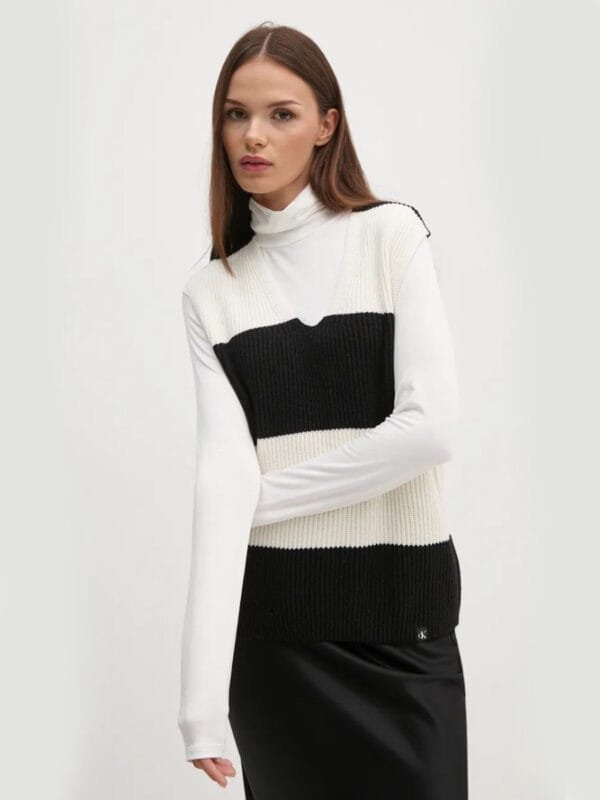 Calvin Klein dámská černobílá vesta J20J224663 L