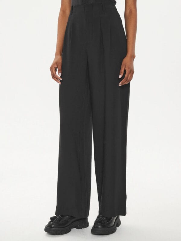 Calvin Klein dámské černé kalhoty J20J223917 L