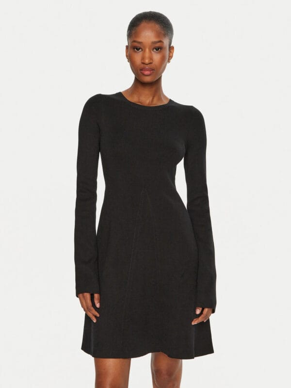 Calvin Klein dámské černé šaty J20J224156 L