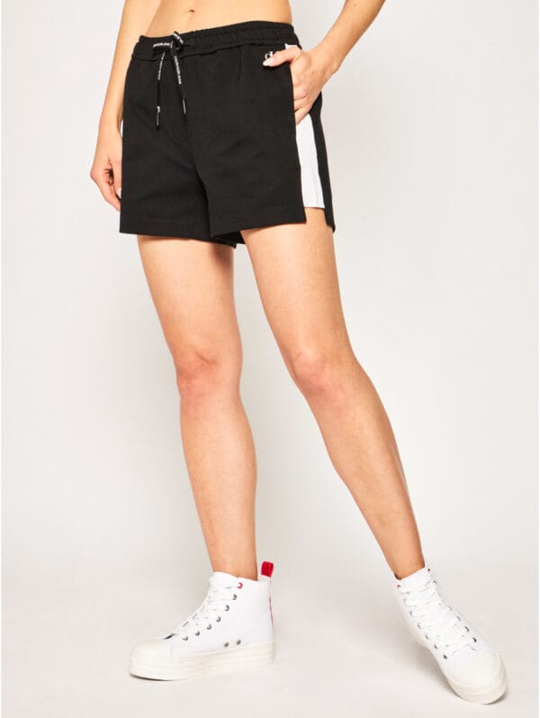 Calvin Klein dámské černé šortky J20J213593 S