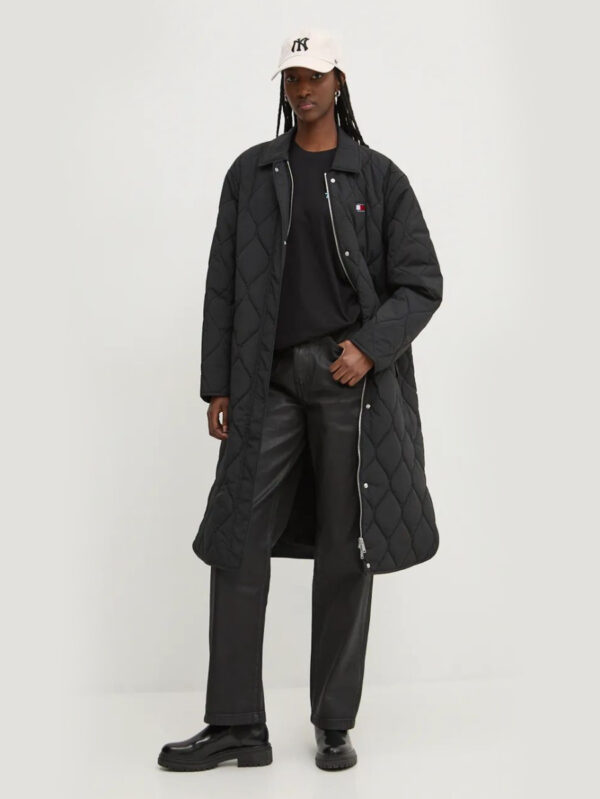 Tommy Jeans dámská černá bunda DW0DW18840 XL