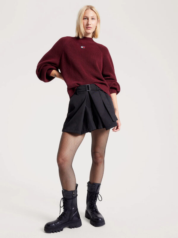 Tommy Jeans dámský vínový svetr DW0DW16536 L