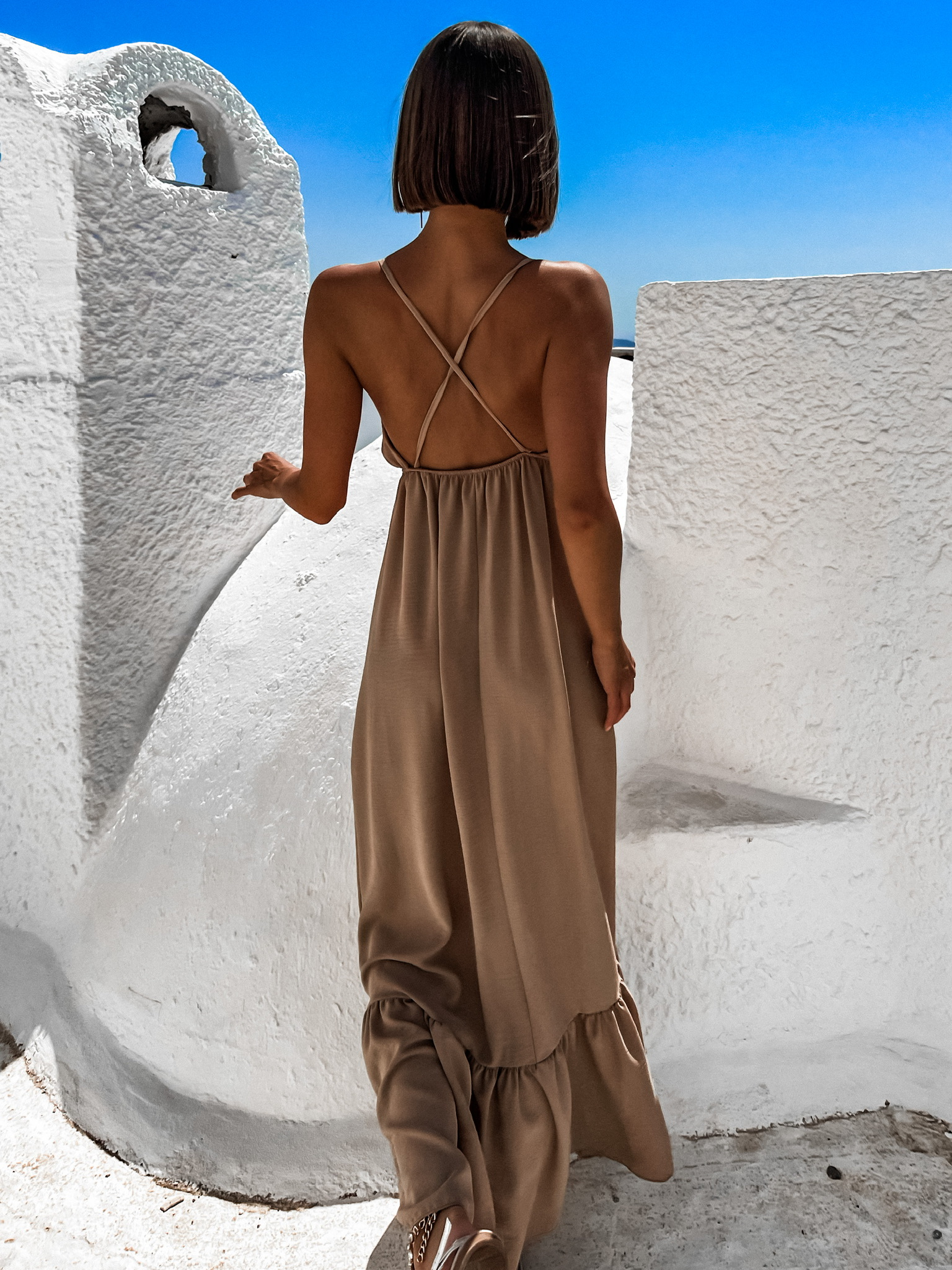 Béžové dlouhé šaty LEAFI s volánem - Obrázek 3