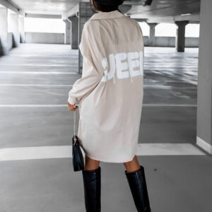 Béžové košilové šaty ROY s bílým nápisem