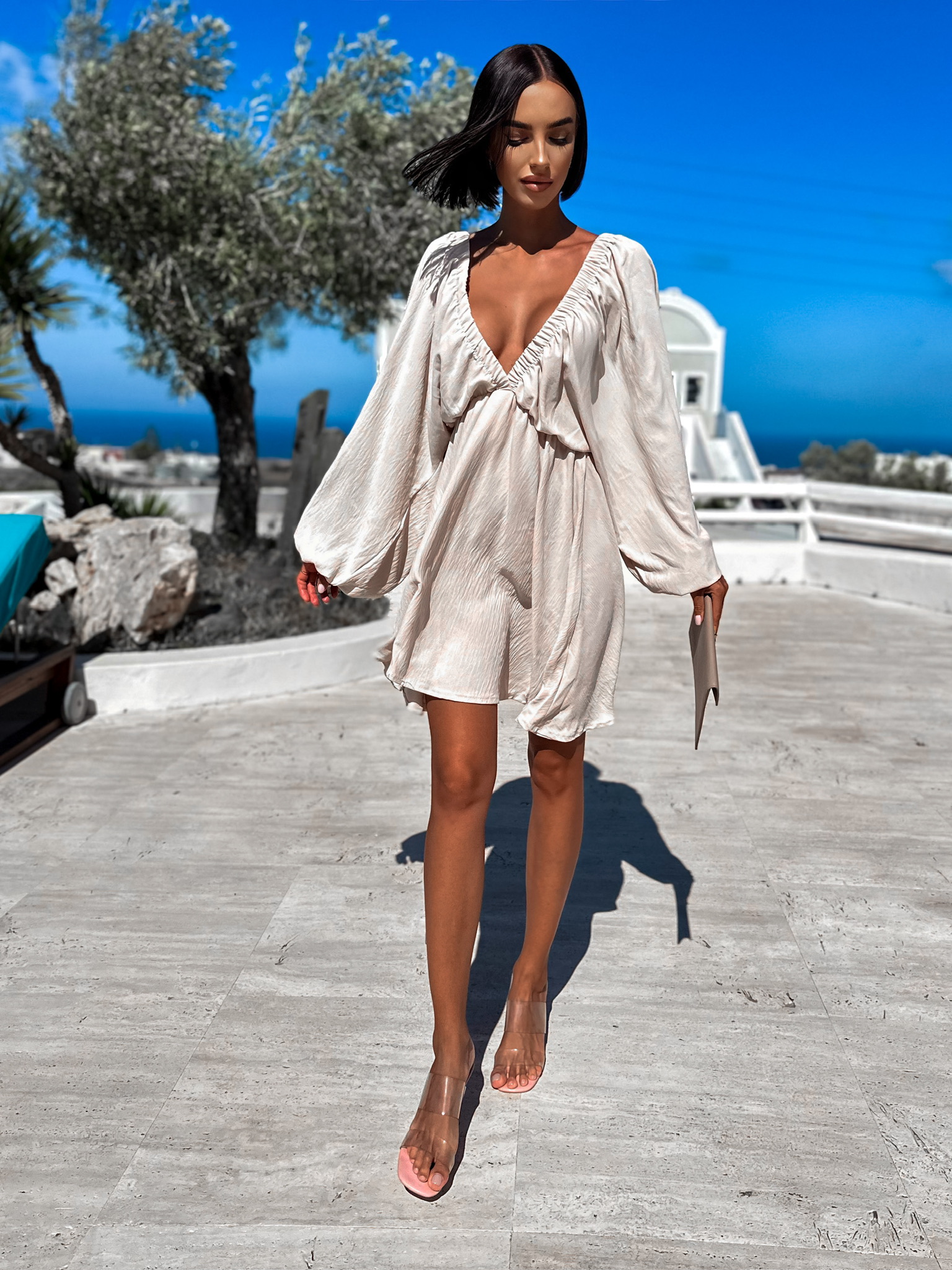 Béžové krátké šaty RANGE s výstřihem do V Velikost: ONESIZE - Obrázek 3