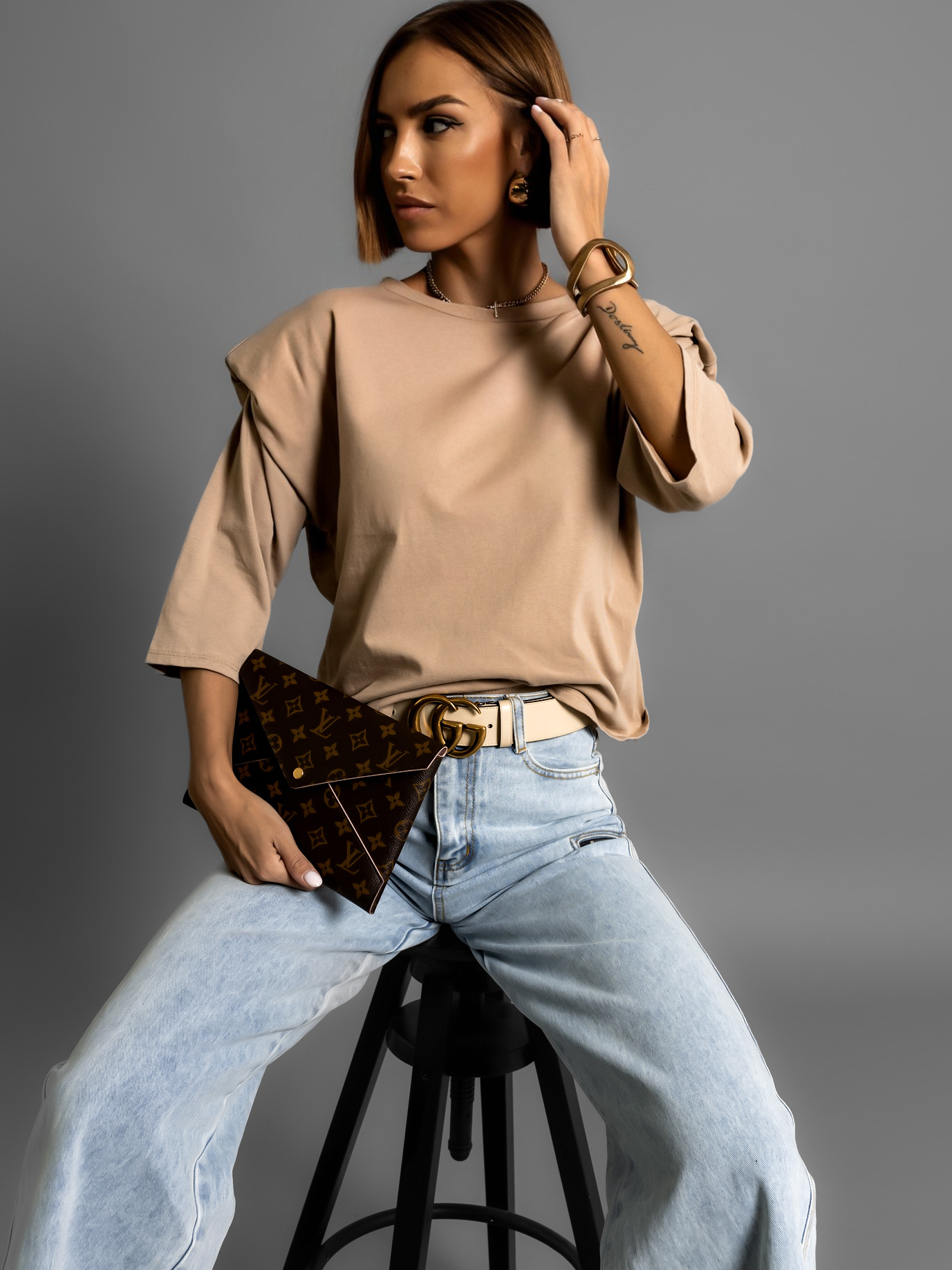 Béžové triko RALPH s vycpávkami na ramenou Velikost: ONESIZE - Obrázek 3