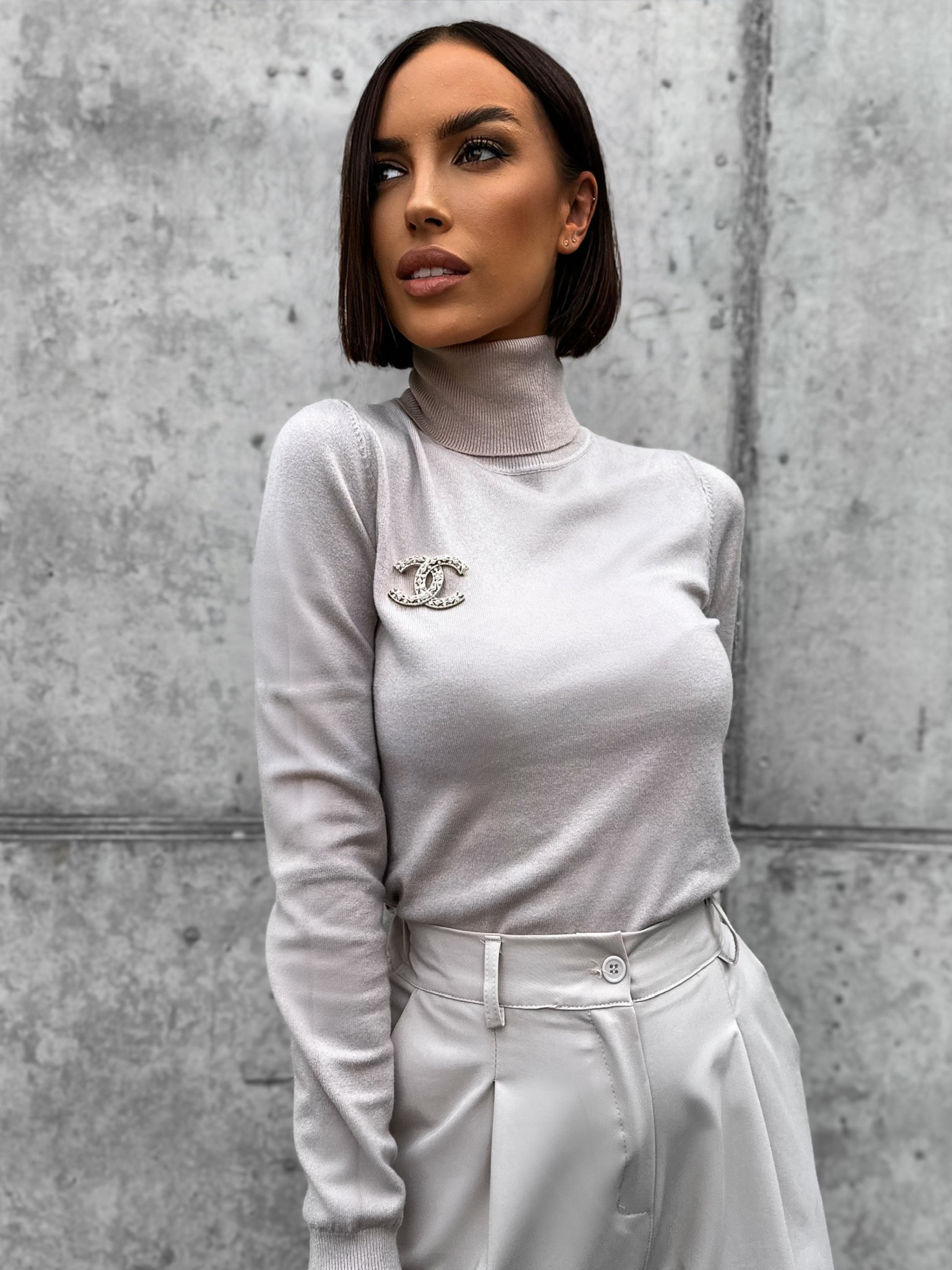 Béžový svetřík CATENY s roláčkem Velikost: ONESIZE