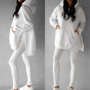 Bílá bavlněná dlouhá teplákovka BELLOVA s kapucí Velikost: ONESIZE