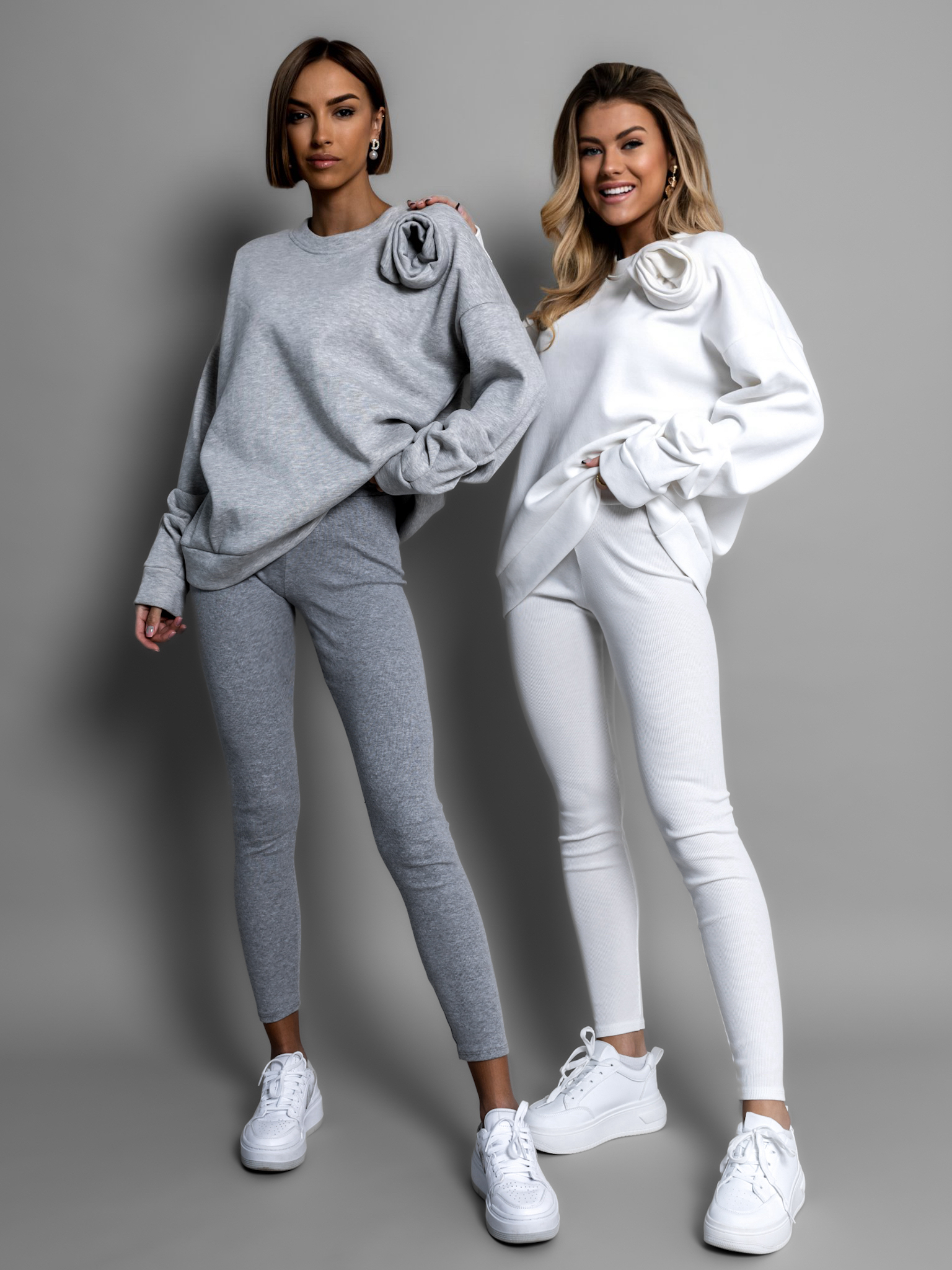 Bílá stylová teplákovka RIMIDI s ozdobou Velikost: XL