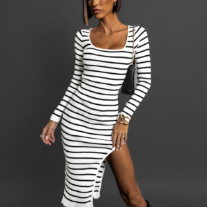 Bíločerné žerzejové šaty HONORE s pruhy Velikost: M/L