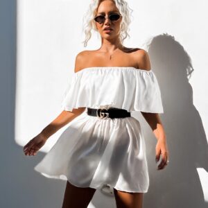 Bílý lesklý elegantní overal STEREY s volánky