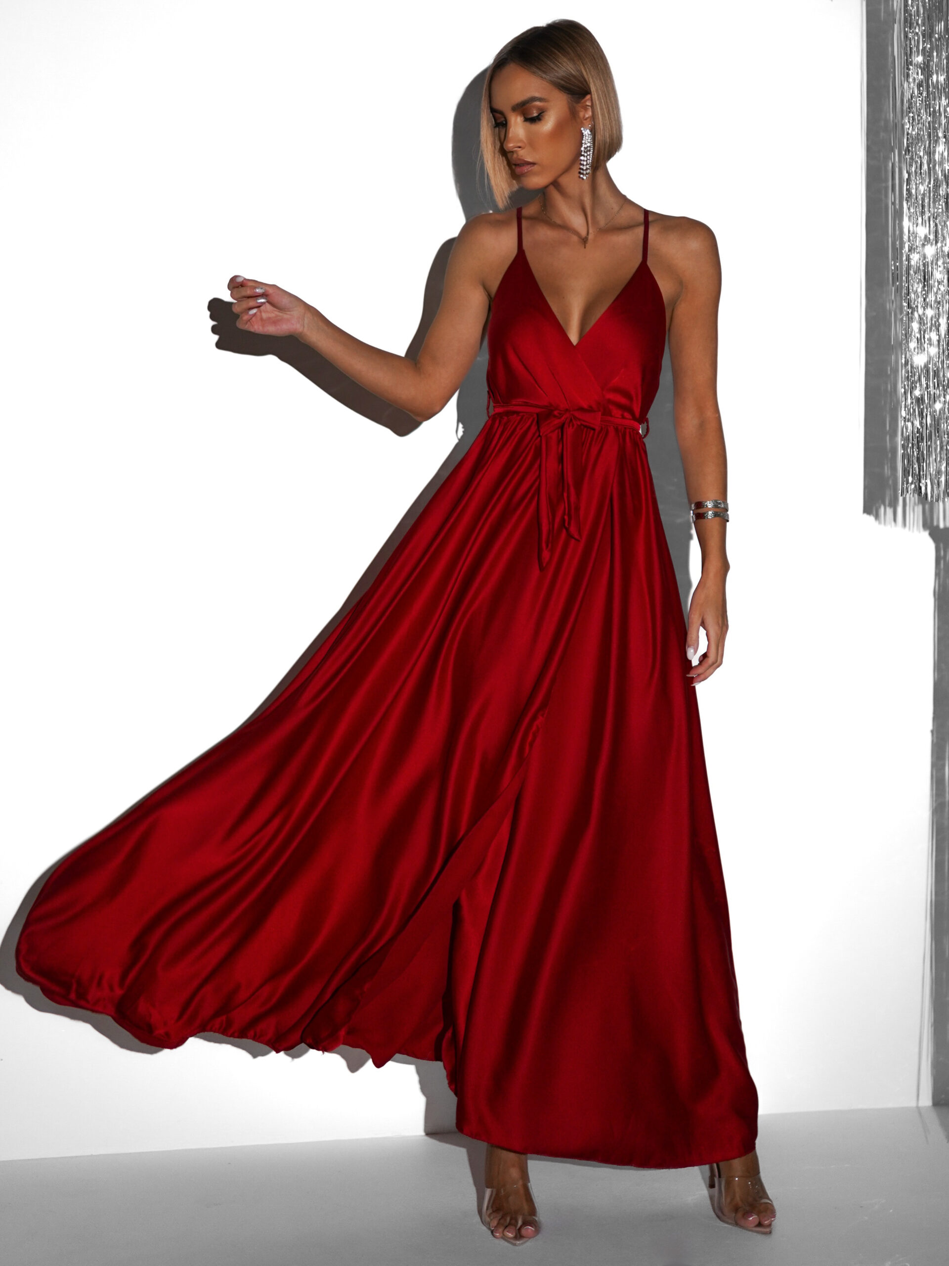 Bordó lesklé dlouhé plesové šaty FAIRYTALE - Obrázek 3