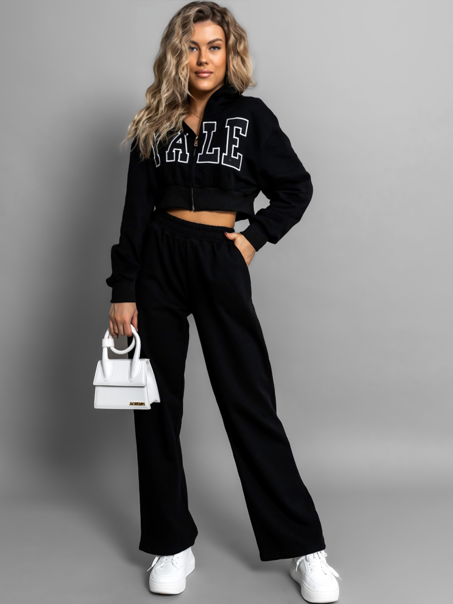 Černá teplákovka MANAL s rozšířenými nohavicemi 95% bavlna Velikost: ONESIZE