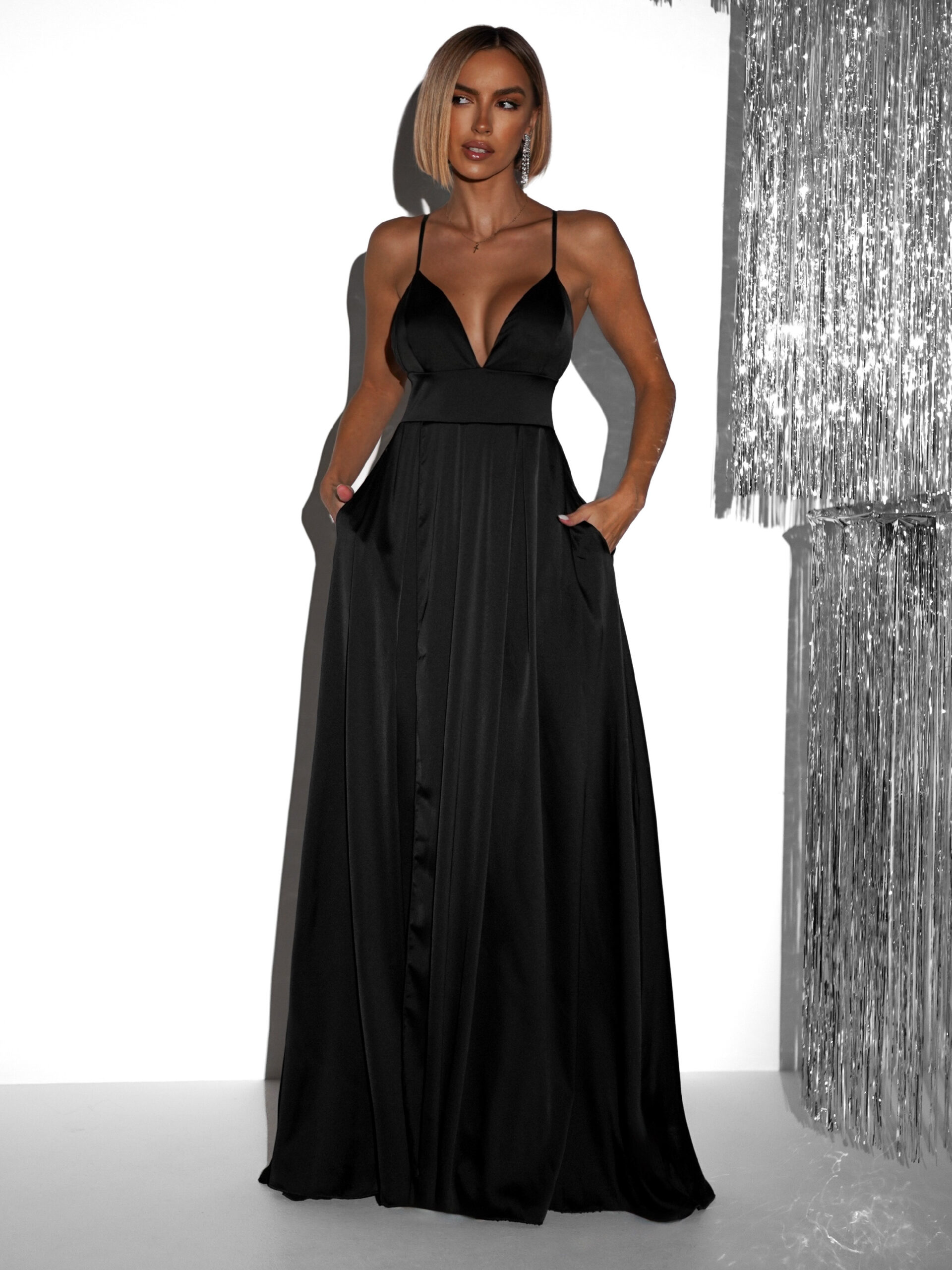 Černé dlouhé elegantní šaty BREALYN s kapsami Velikost: ONESIZE - Obrázek 3