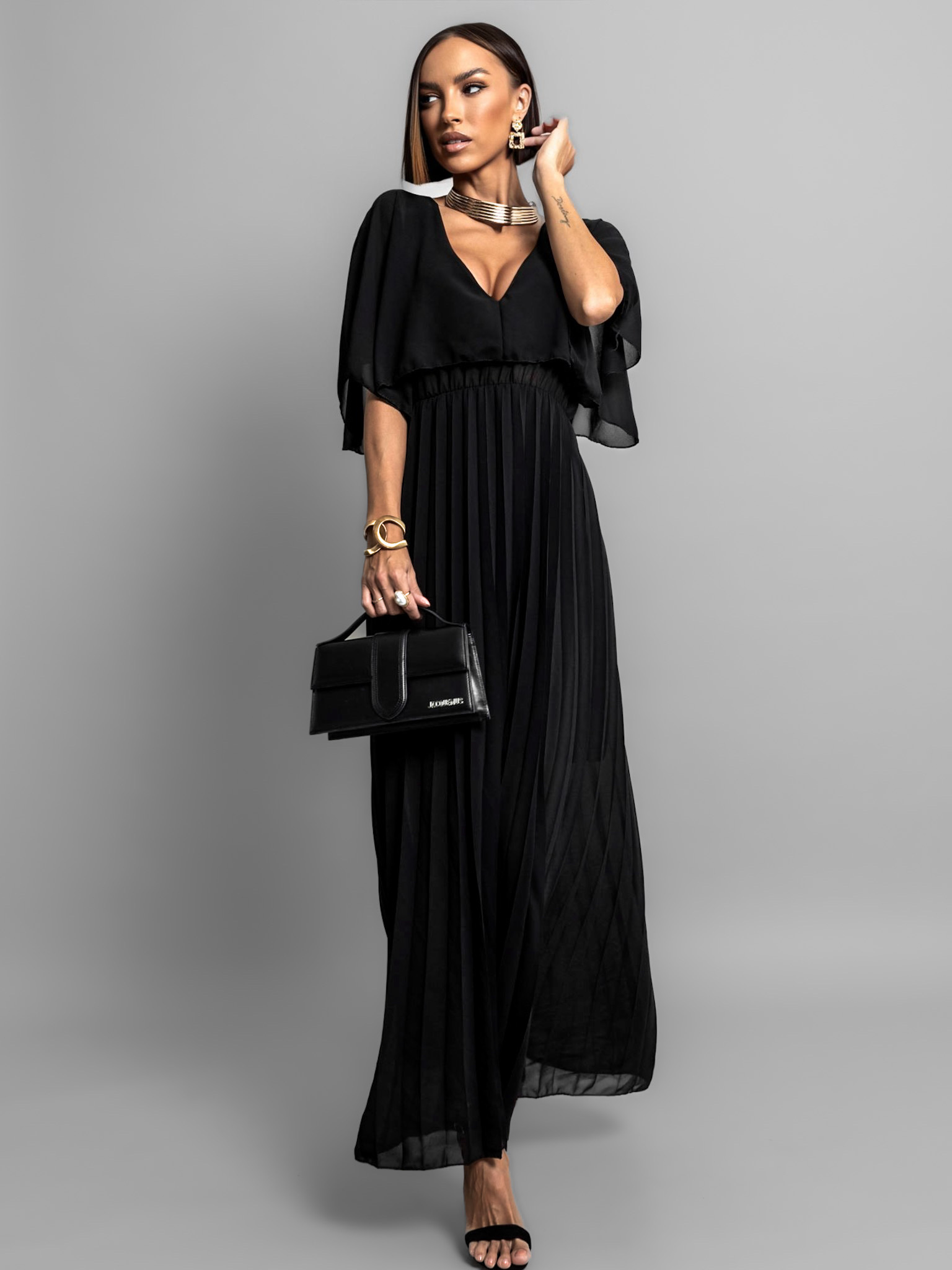 Černé elegantní šaty PARFOMELLE s výsřihem do V - Obrázek 3