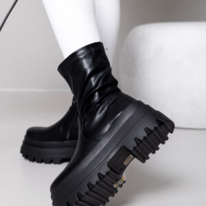 Černé kotníkové boty STRONGIES Velikost: 40