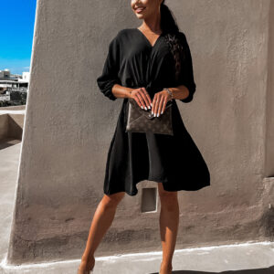 Černé lehké šaty MULLBERY s výstřihem