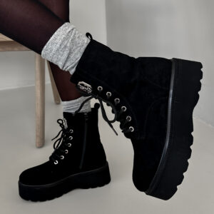 Černé semišové kotníkové boty BASIDO na platformě Velikost: 40