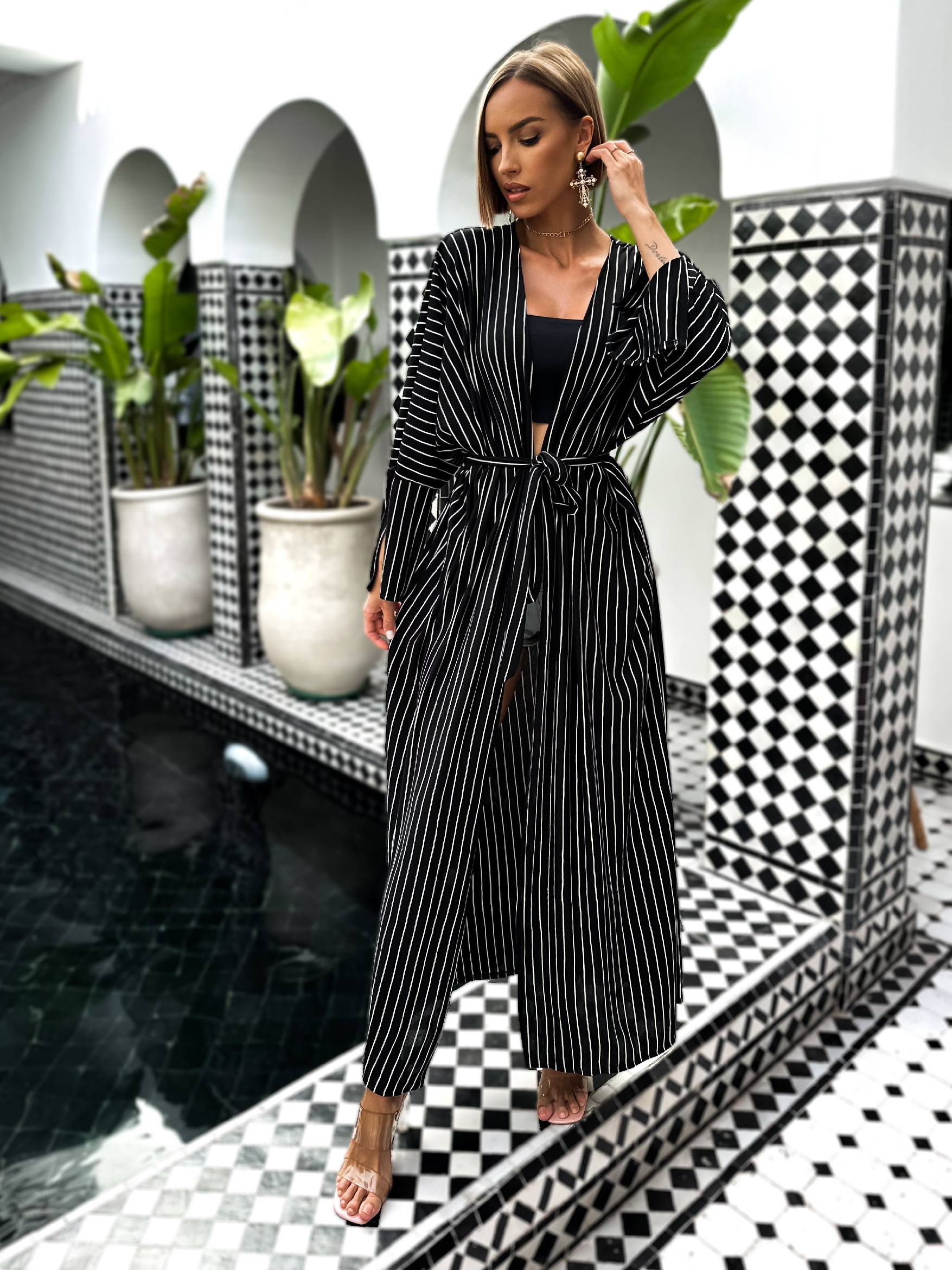 Černý dlouhý cardigan IZAURAL s páskem Velikost: ONESIZE