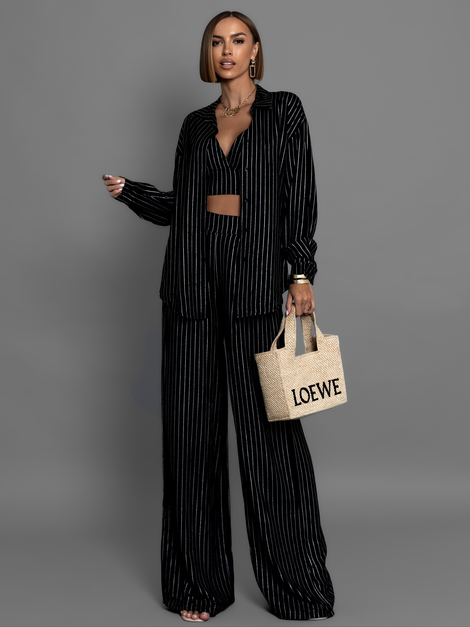 Černý sexy crop top LEEKS s proužky Velikost: ONESIZE - Obrázek 3