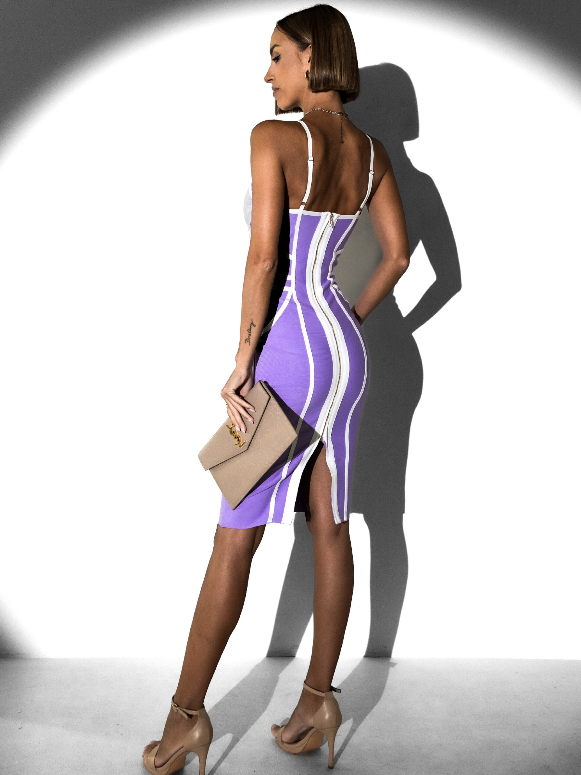 Fialové koktejlové bandážované šaty KOPREUS Velikost: L - Obrázek 3