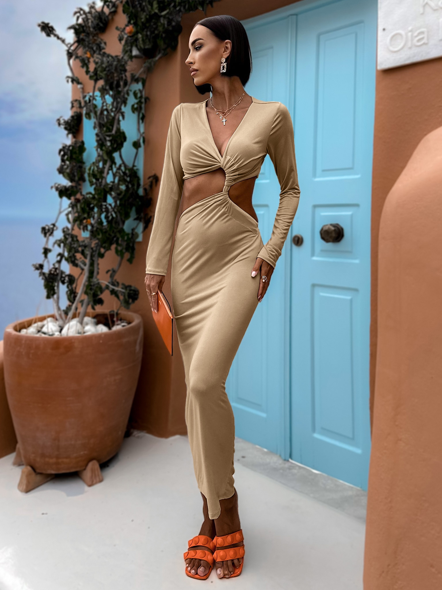 Hnědé dlouhé elegantní šaty LANTIC s dlouhým rukávem Velikost: ONESIZE