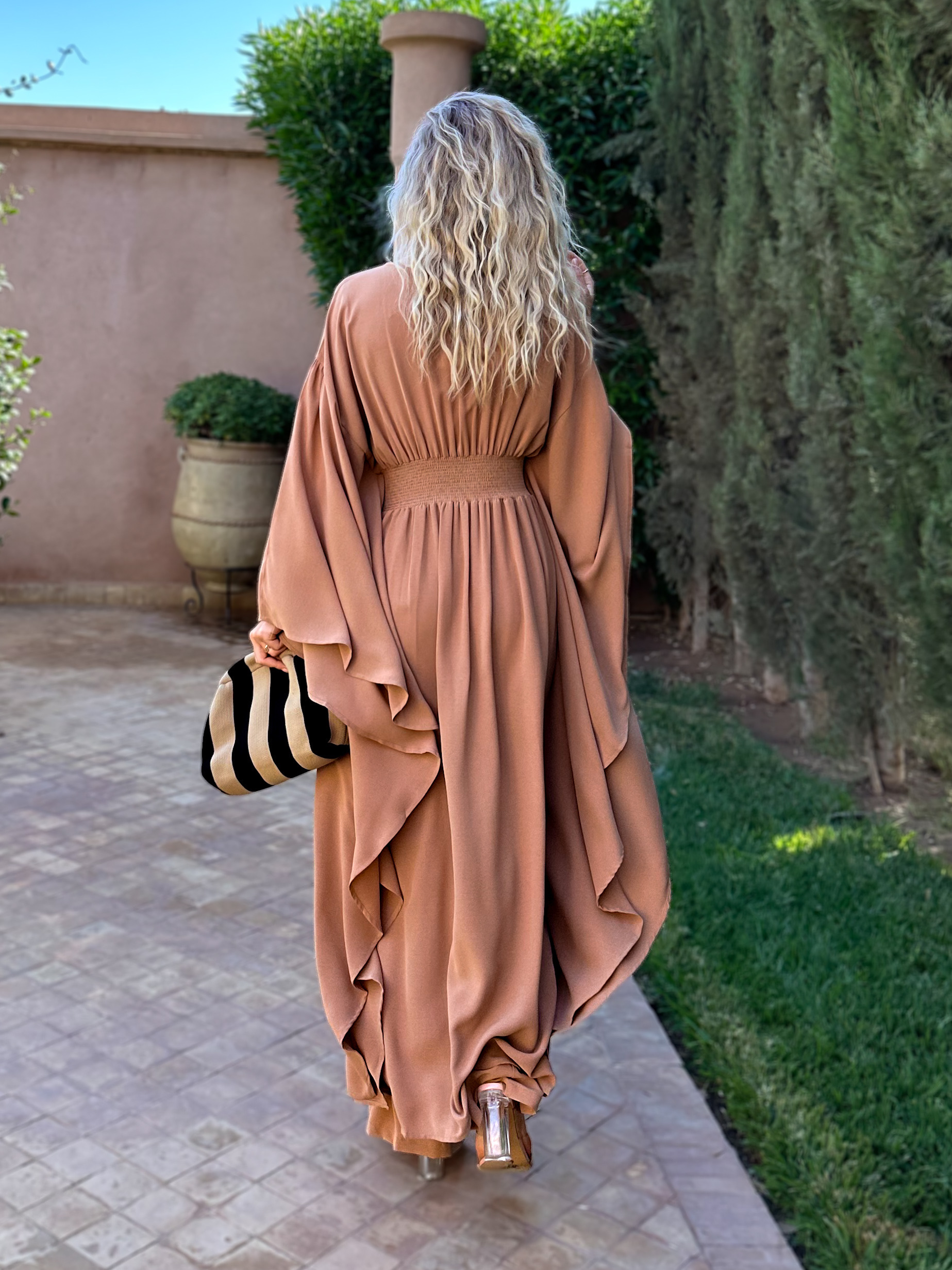 Hnědý elegantní dvoudílný komplet ANILAT Velikost: ONESIZE - Obrázek 3