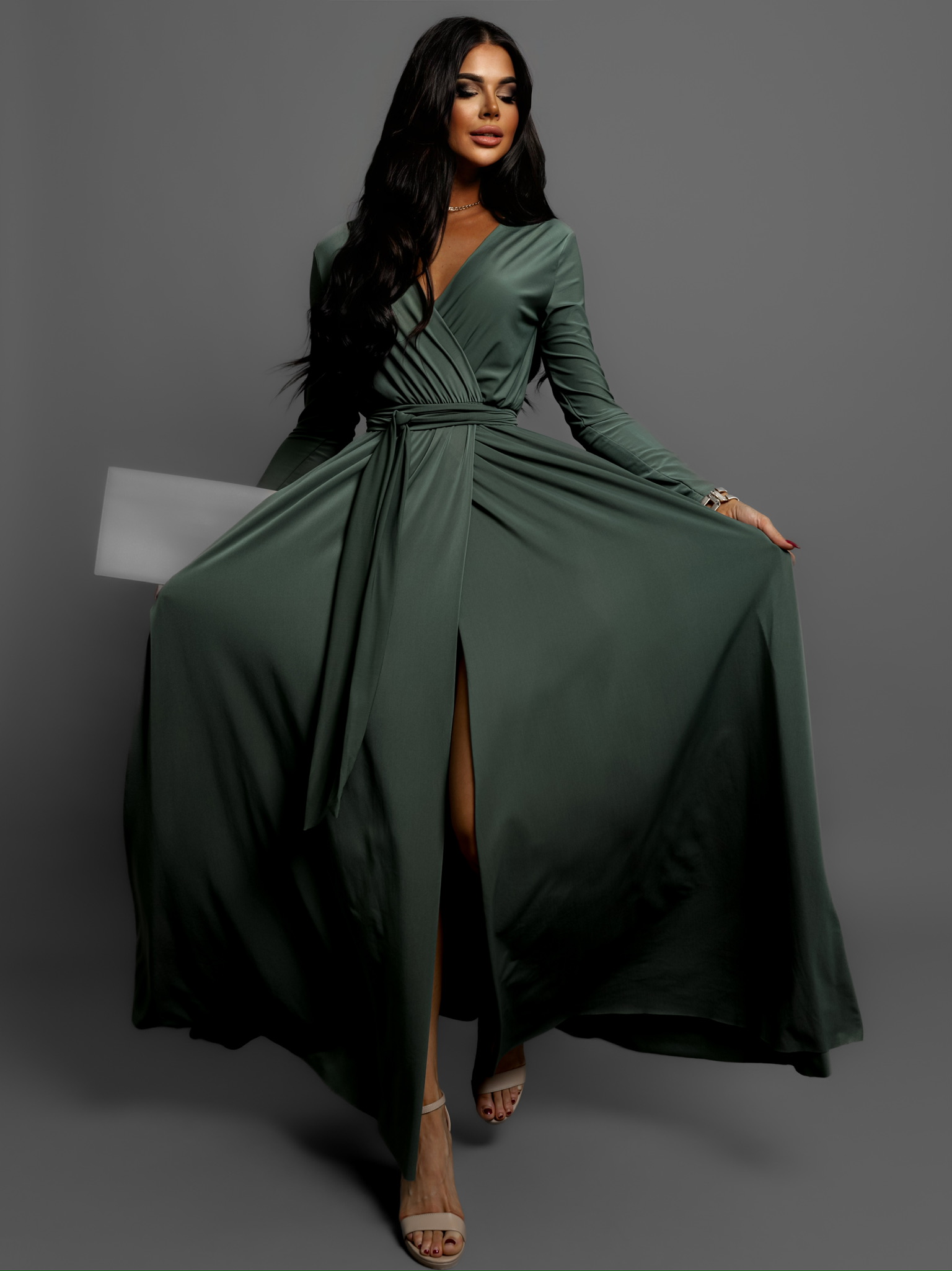 Khaki dlouhé elegantní šaty JOELLIAN Velikost: ONESIZE - Obrázek 3