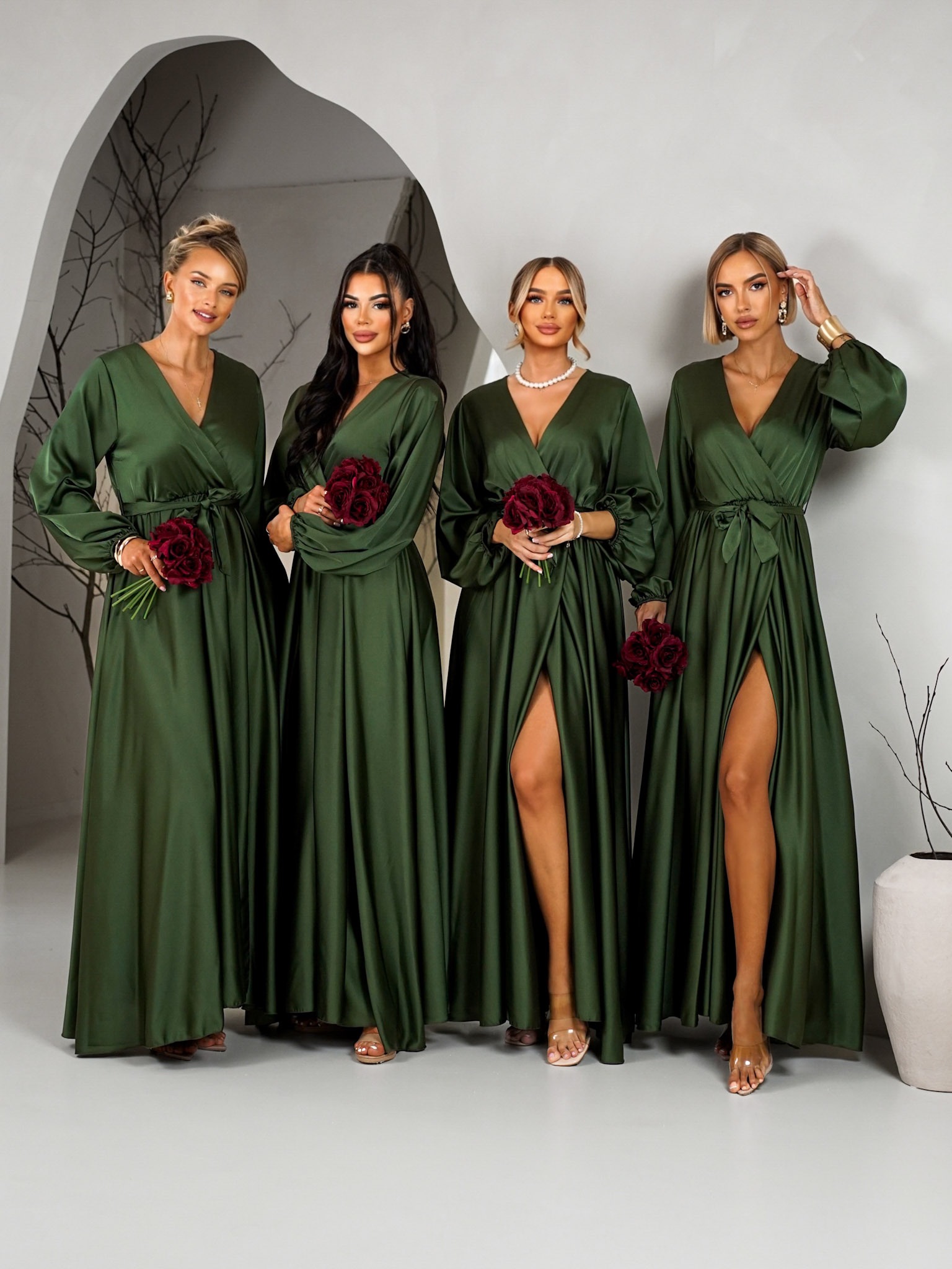 Khaki saténové šaty WOMAN pro družičky s dlouhým rukávem Velikost: ONESIZE