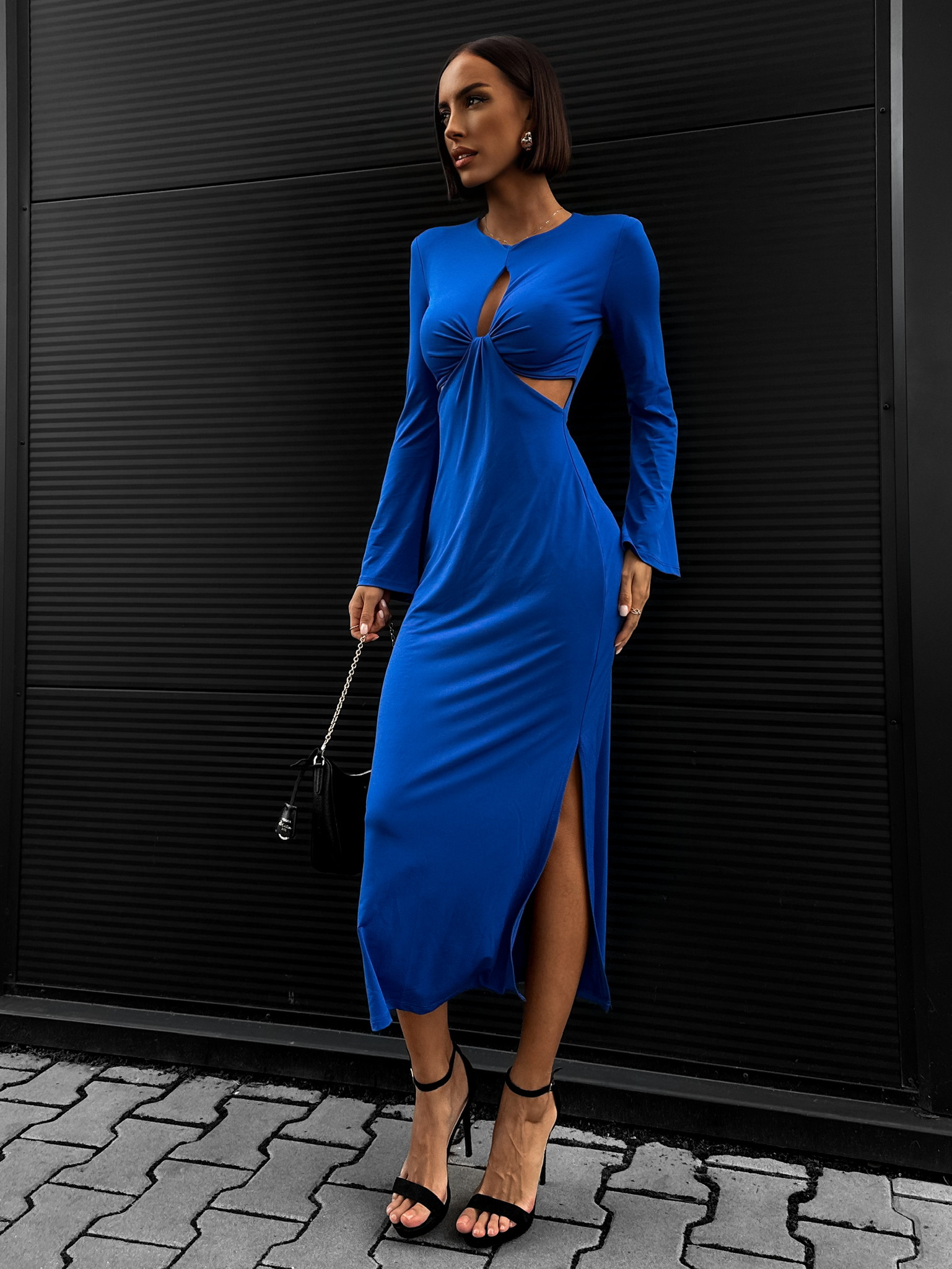 Královsky modré dlouhé šaty AMYNYT s průstřihy Velikost: ONESIZE - Obrázek 3