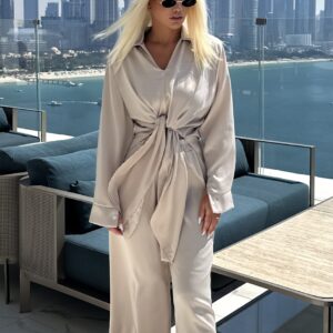 Krémová delší košile NIRON na variabilní zavazování Velikost: ONESIZE