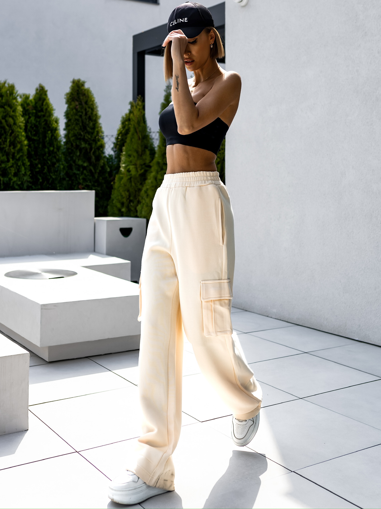 Krémové cargo tepláky VIOREL s kapsami Velikost: ONESIZE - Obrázek 2