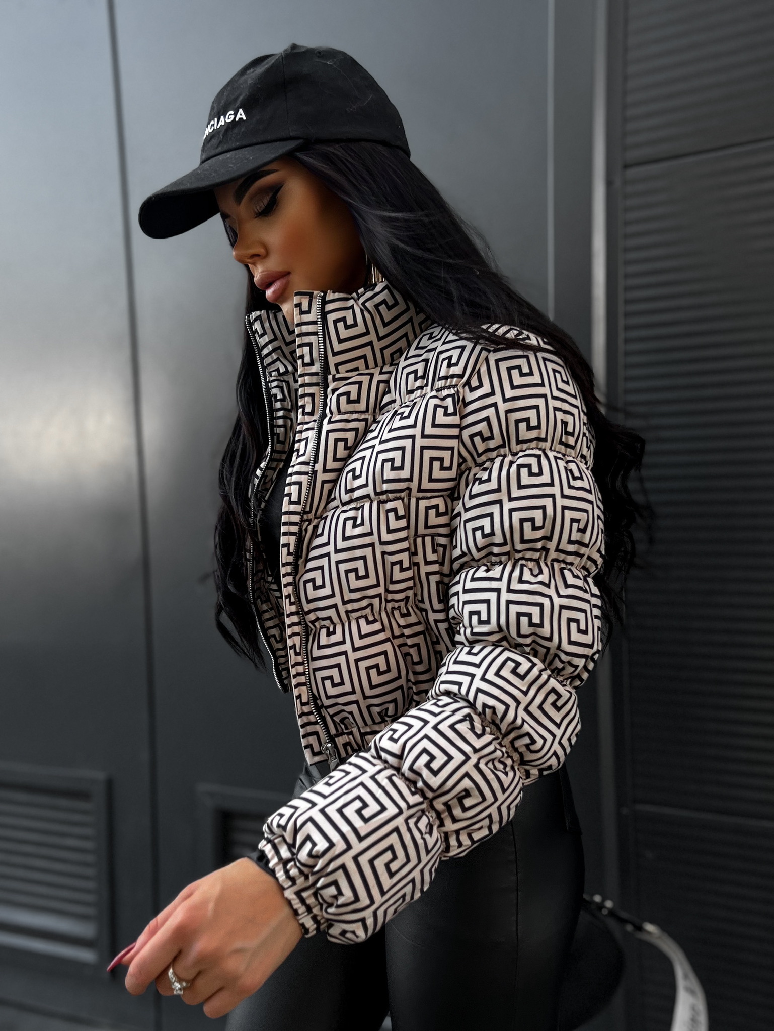 Krémovo-černá crop bunda LUPACA Velikost: L - Obrázek 3