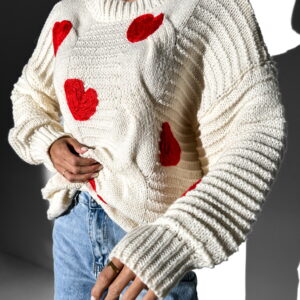 Krémový pletený svetr JUSTINO se srdíčky Velikost: ONESIZE