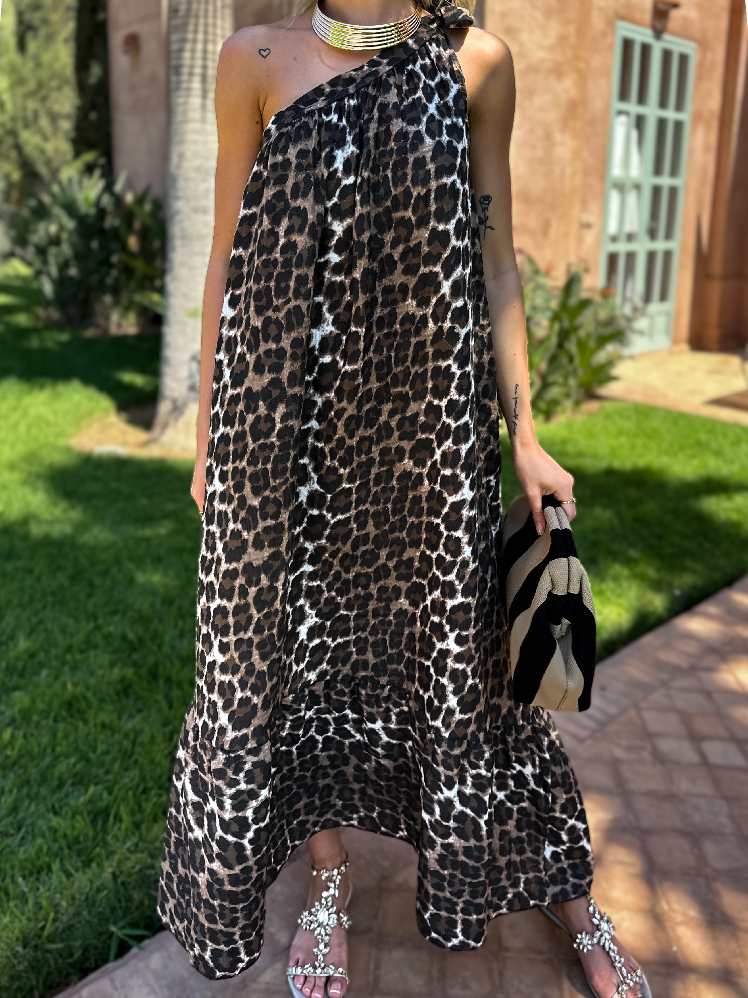 Leopardí hnědé dlouhé mušelínové šaty THAD Velikost: ONESIZE - Obrázek 2