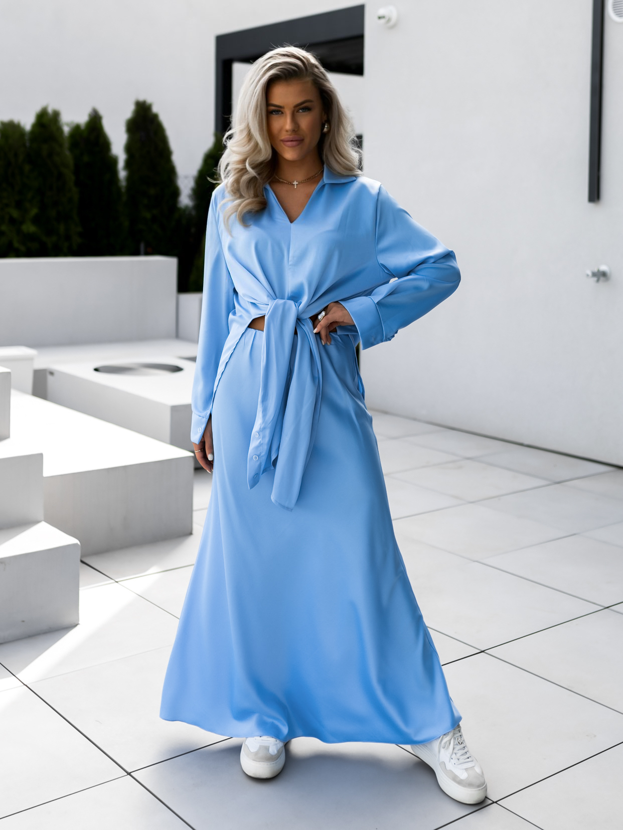 Modrá elegantní halenka NIRON na zavazování Velikost: ONESIZE - Obrázek 2