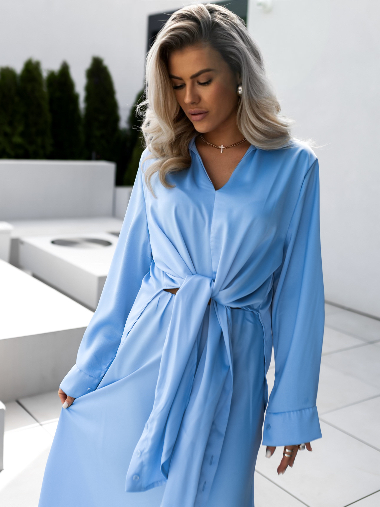 Modrá elegantní halenka NIRON na zavazování Velikost: ONESIZE