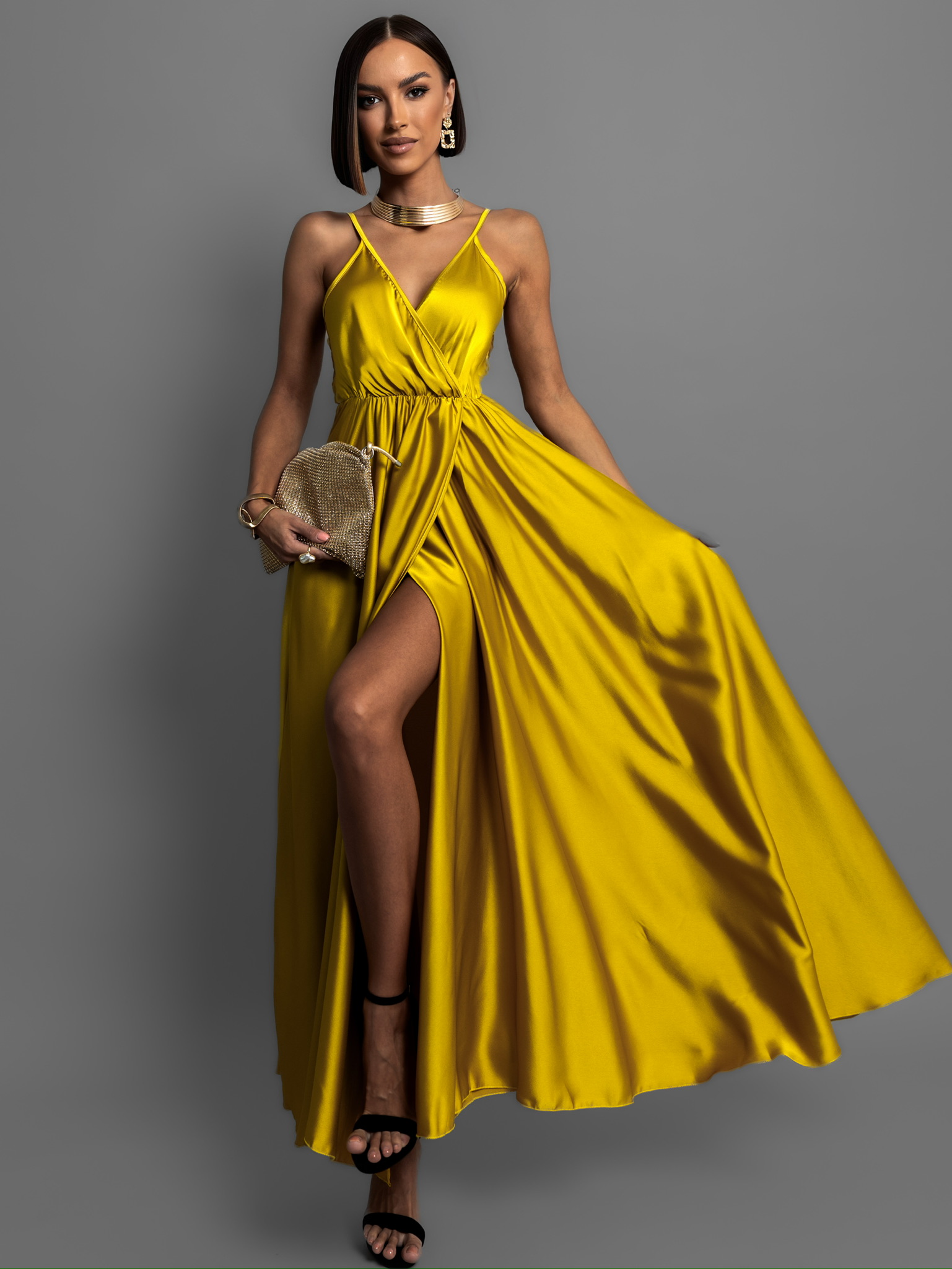 Okrové dlouhé lesklé šaty PERFECTLY - Obrázek 2