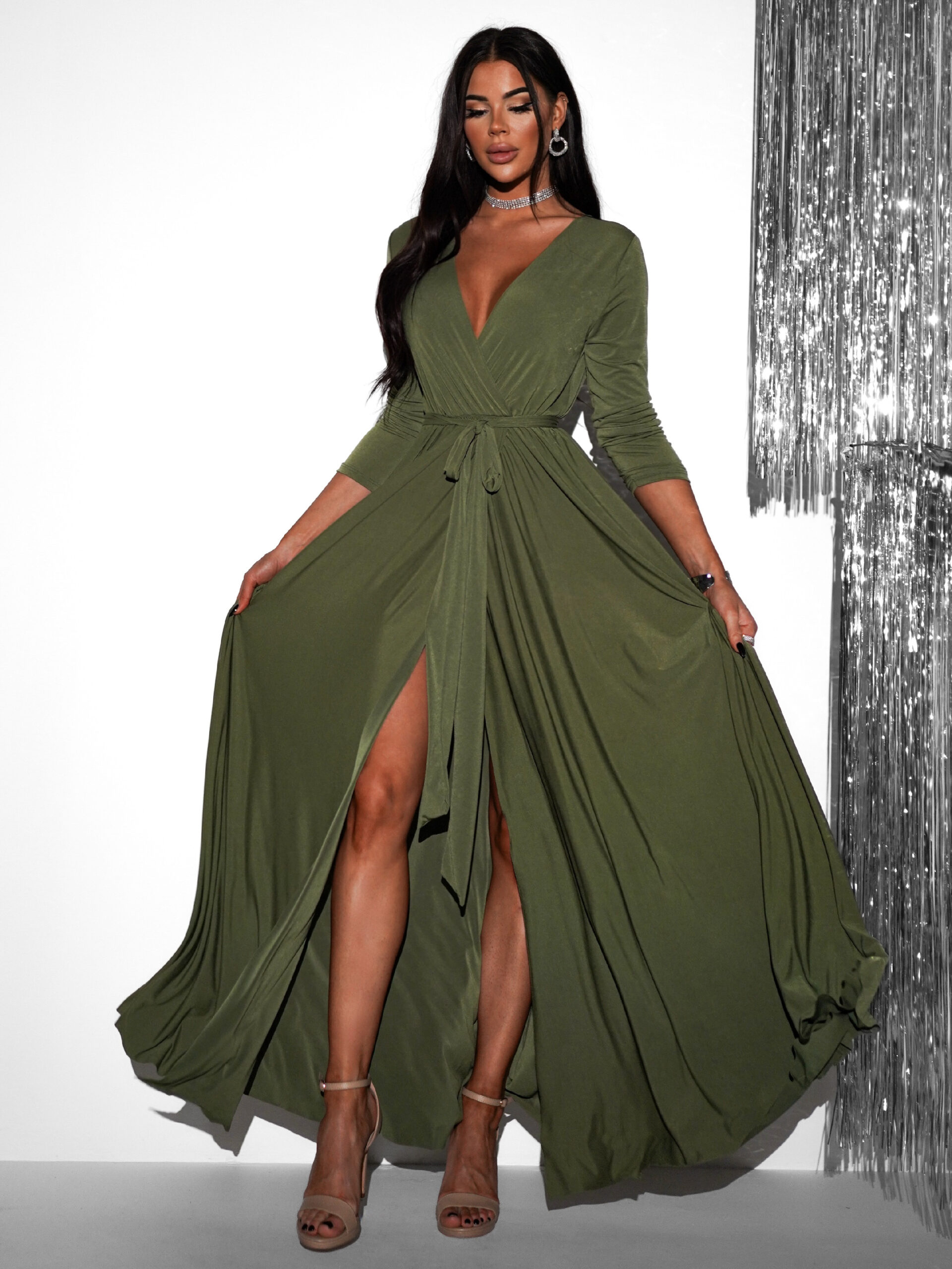 Olivové dlouhé společenské šaty JOELLIAN s dlouhým rukávem Velikost: ONESIZE - Obrázek 2