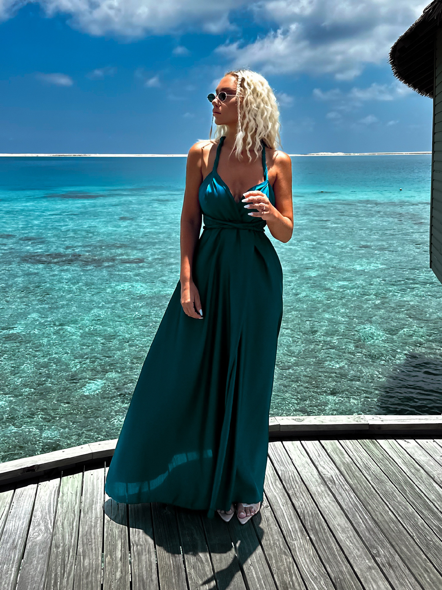 Petrolejové dlouhé šaty VALERDI s variabilním vázáním a rozparkem Velikost: ONESIZE - Obrázek 2