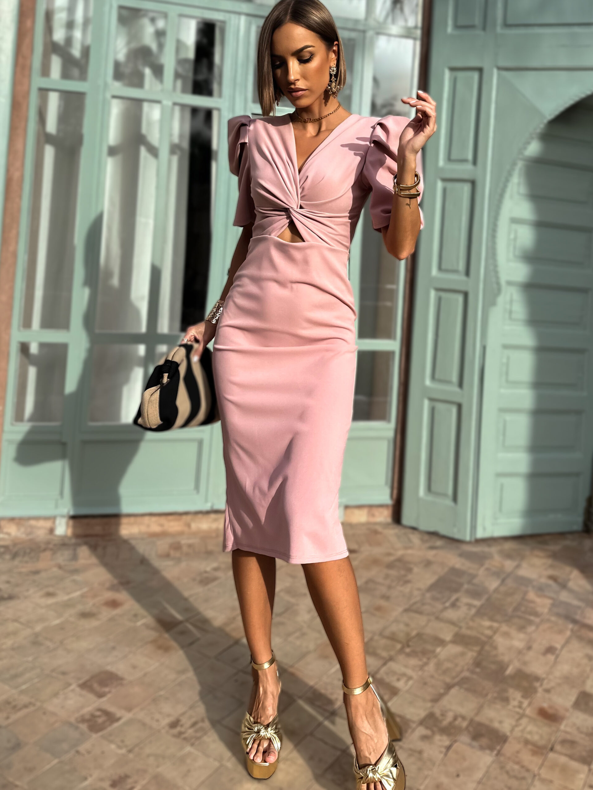 Starorůžové midi elegantní šaty TOLAR s průstřihem Velikost: ONESIZE