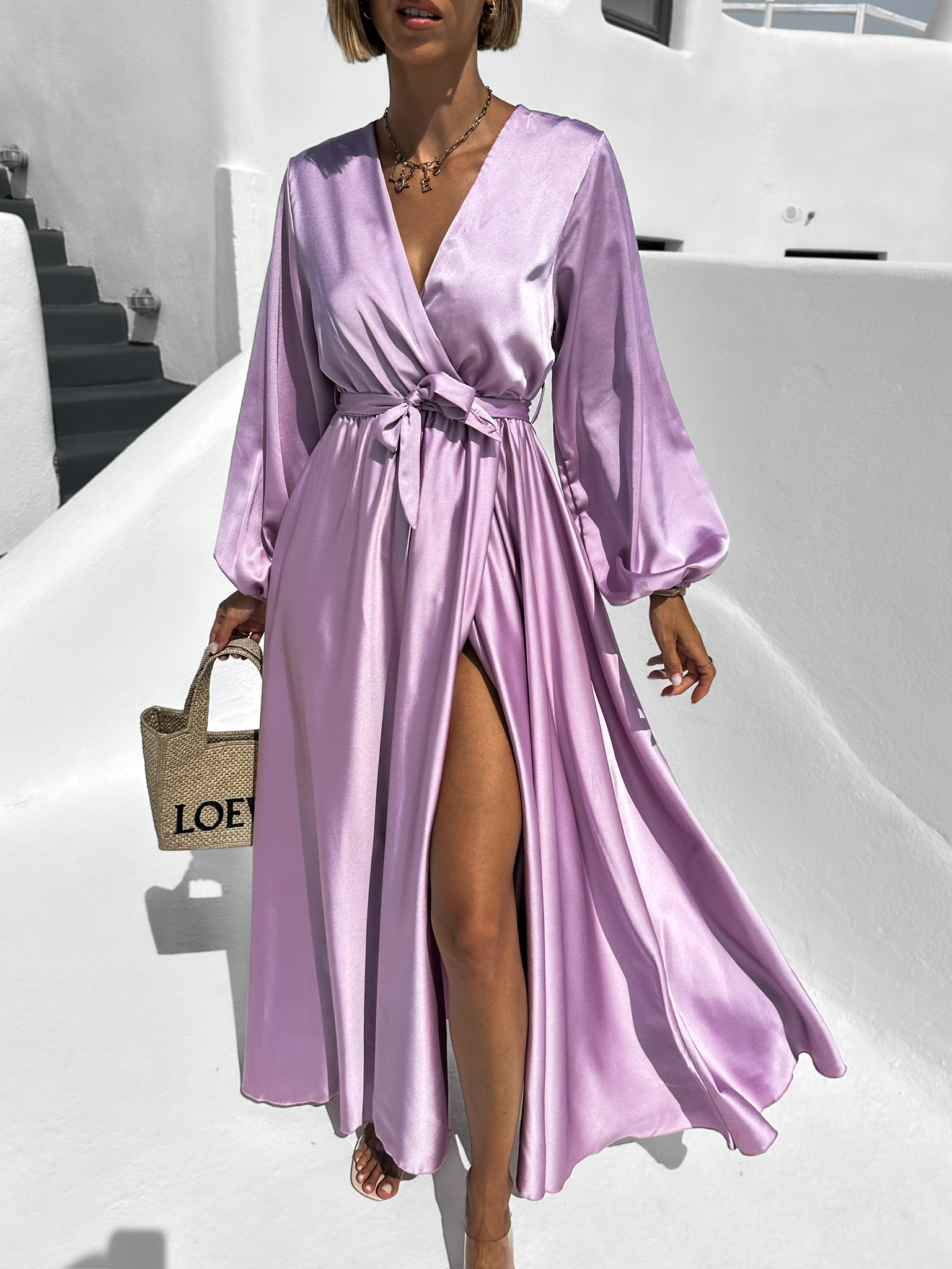 Světle fialové saténové dlouhé šaty WOMAN s rozparkem - Obrázek 2