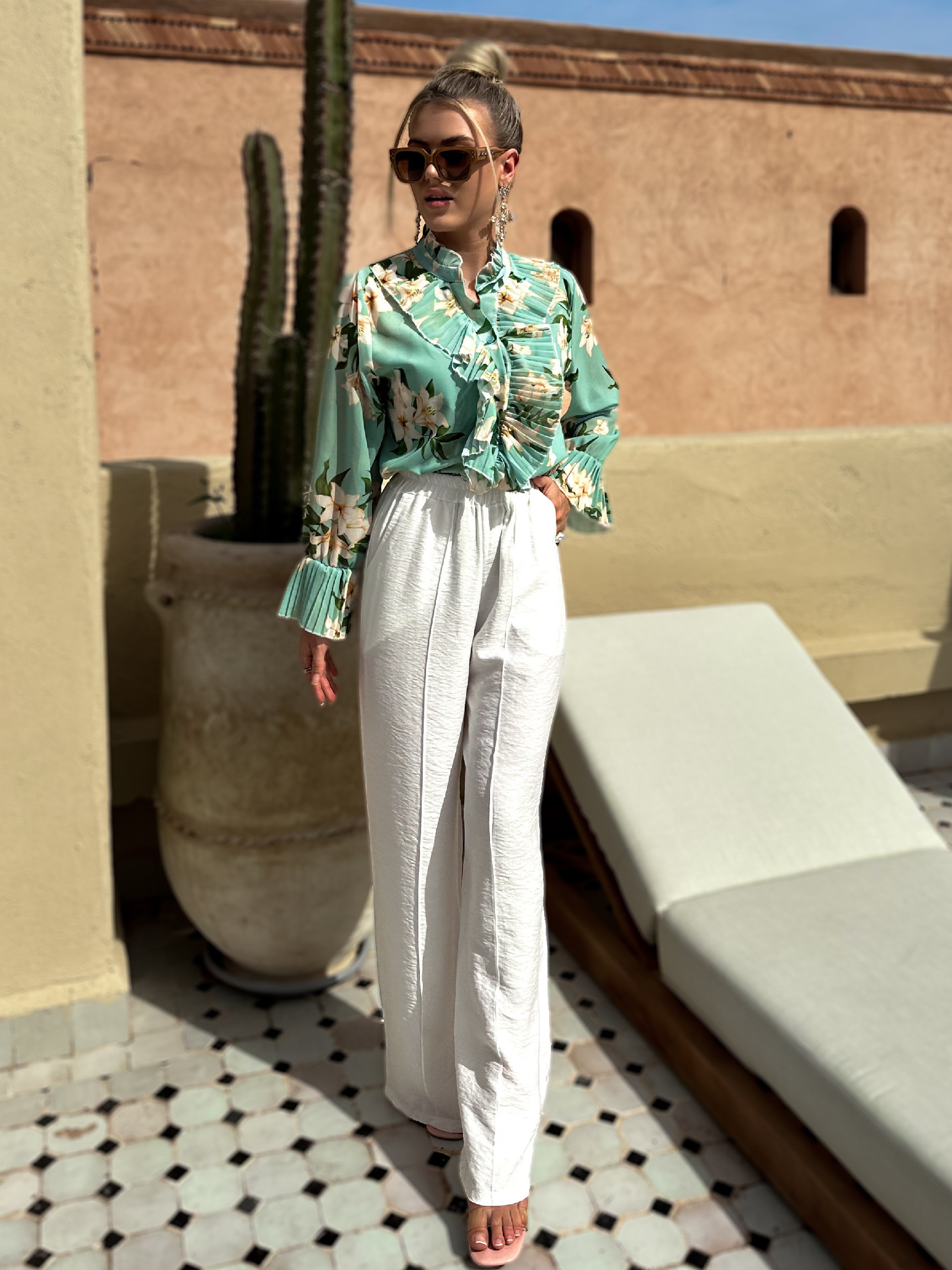 Zelenkavá elegantní květinová halenka GINO Velikost: ONESIZE - Obrázek 3