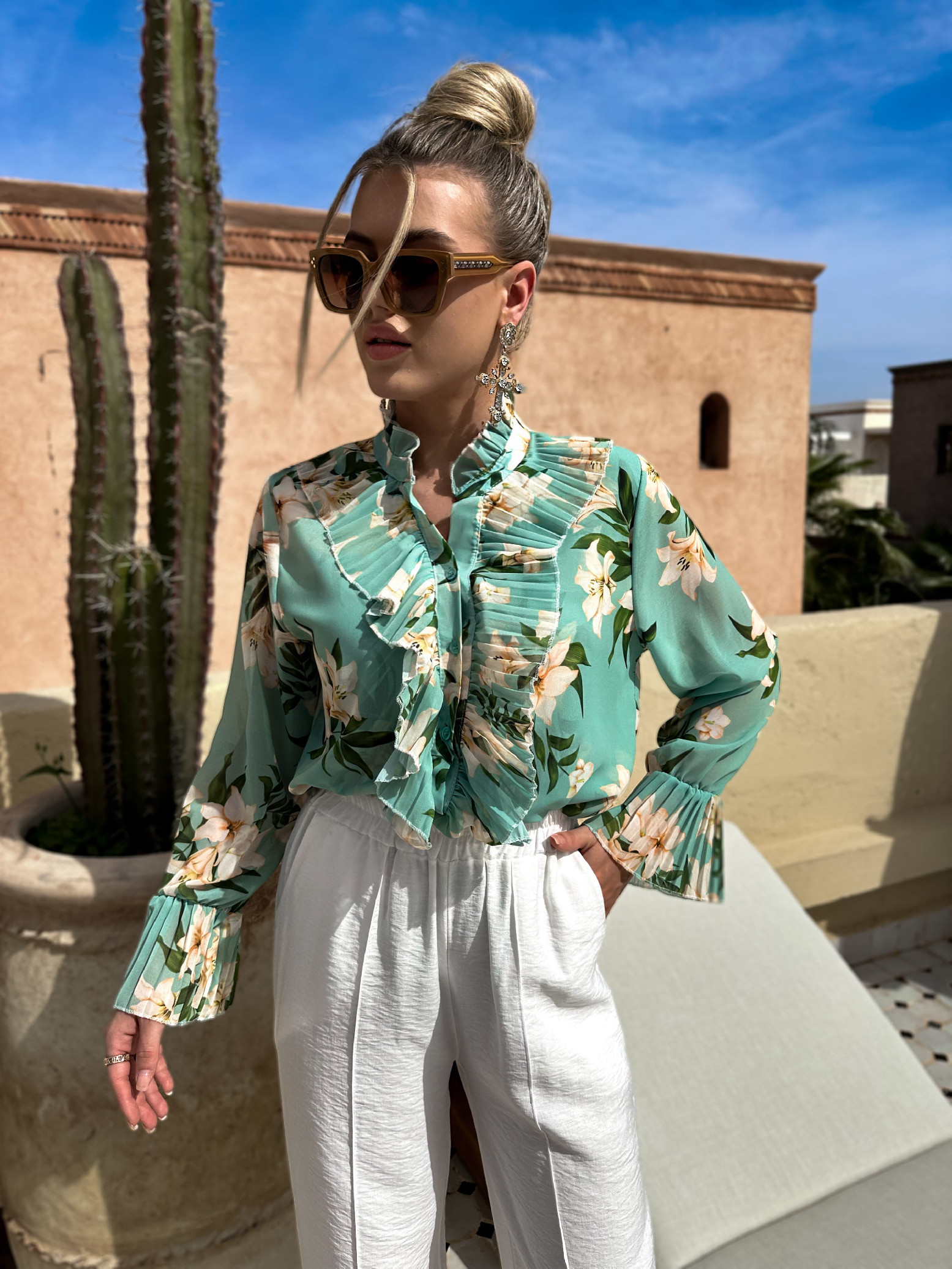 Zelenkavá elegantní květinová halenka GINO Velikost: ONESIZE