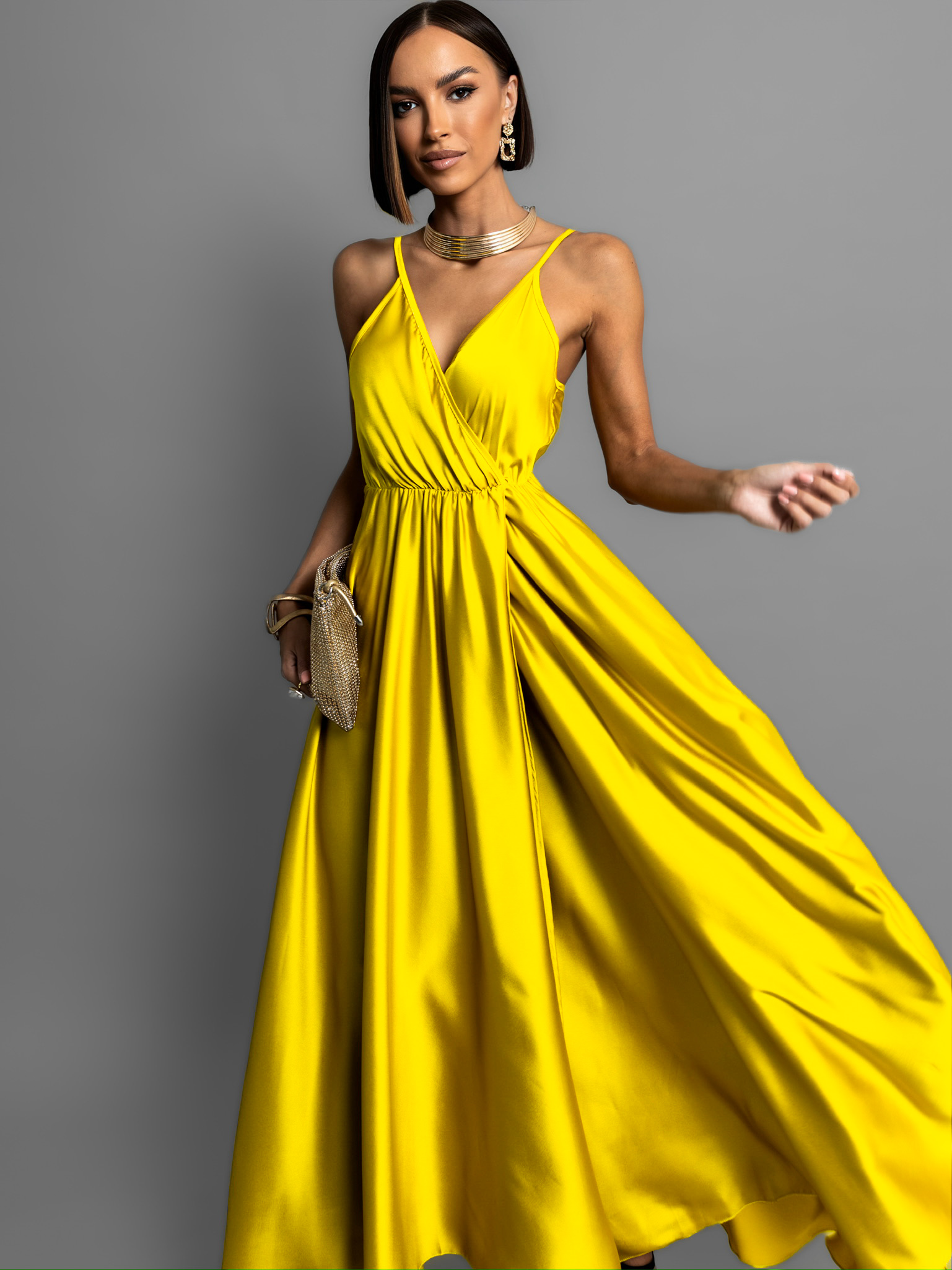 Žluté dlouhé lesklé šaty PERFECTLY - Obrázek 2