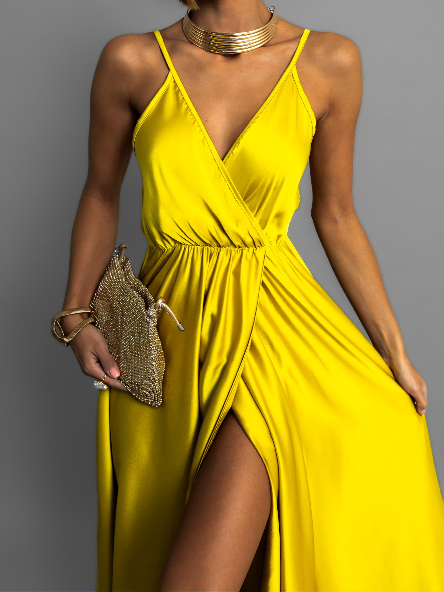 Žluté dlouhé lesklé šaty PERFECTLY