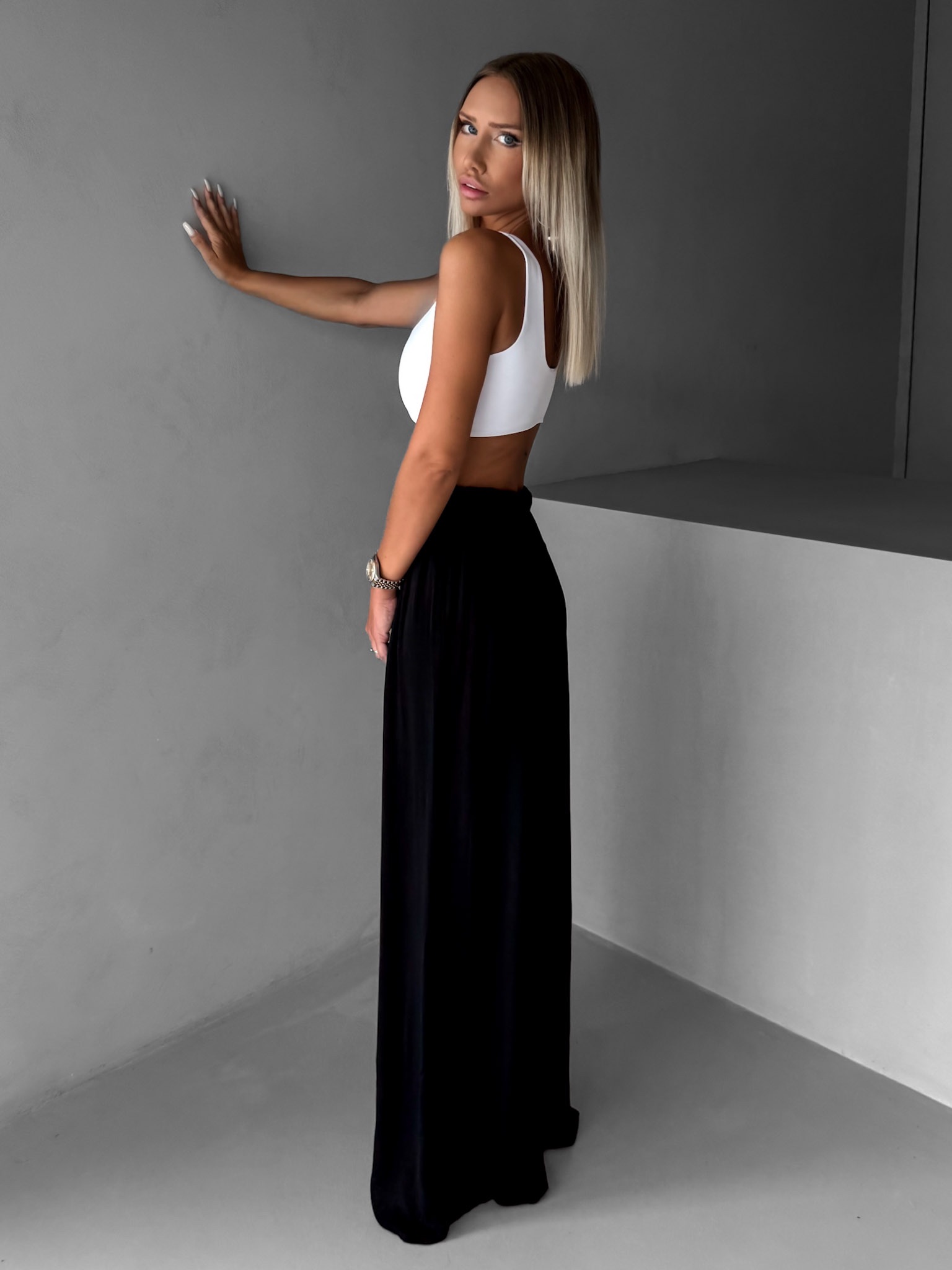 Černé široké volné dlouhé kalhoty OLVIRA Velikost: Prodloužená délka - Obrázek 3