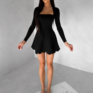 Černé tenisové vlnkované šaty RYTYLA s kraťásky Velikost: L