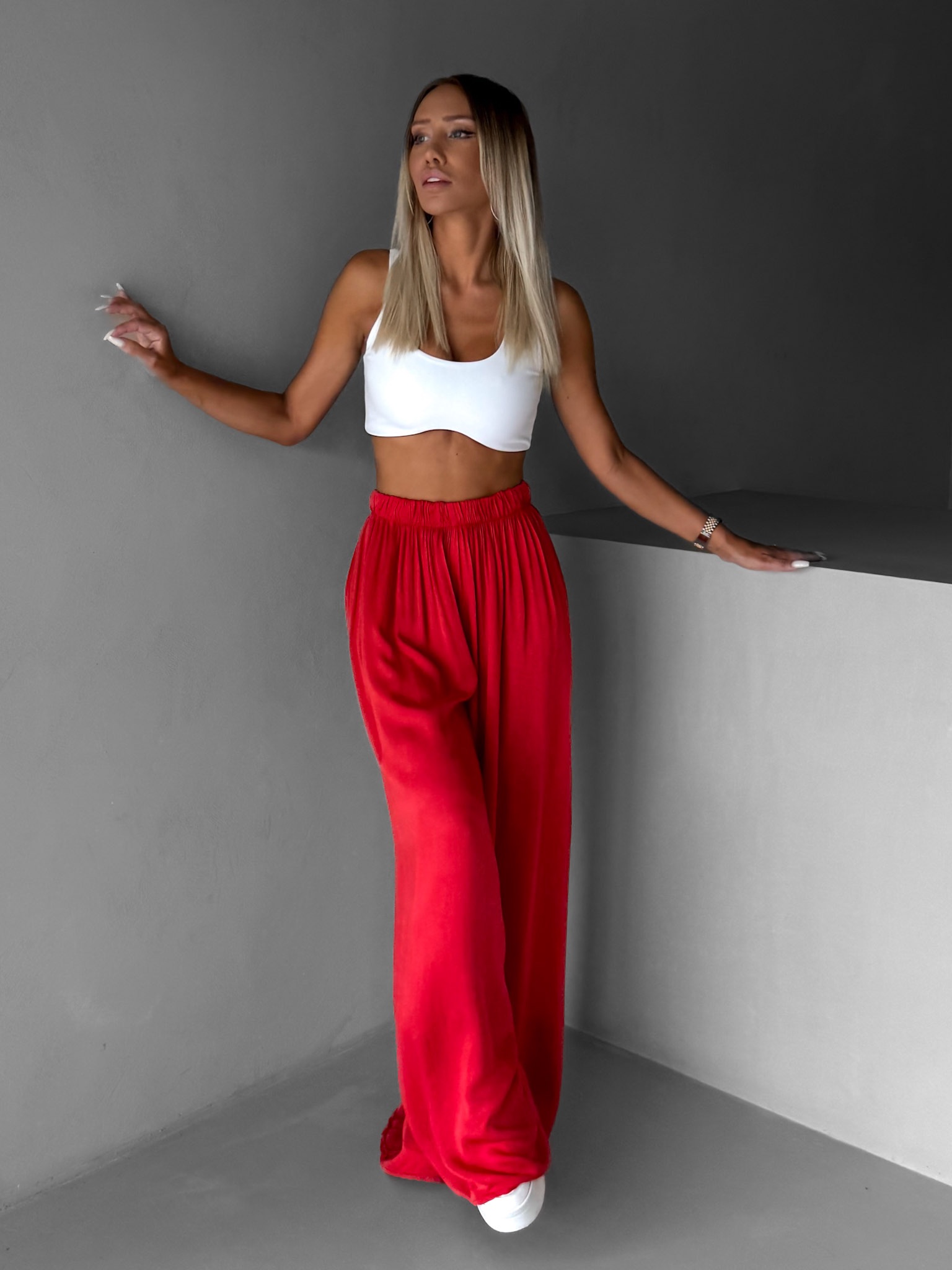 Červené široké volné dlouhé kalhoty OLVIRA Velikost: Standardní délka - Obrázek 3